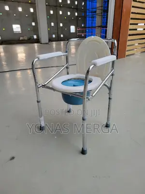 Photo - Commode Chair三وtoilet Chair=₩Potty+Pot Chair又至multifunctional Chair