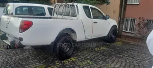 Mitsubishi L200 2006 White