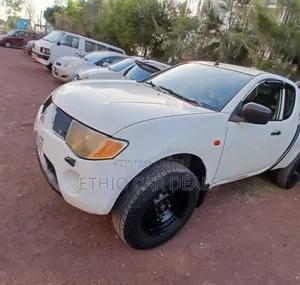 Mitsubishi L200 2006 White