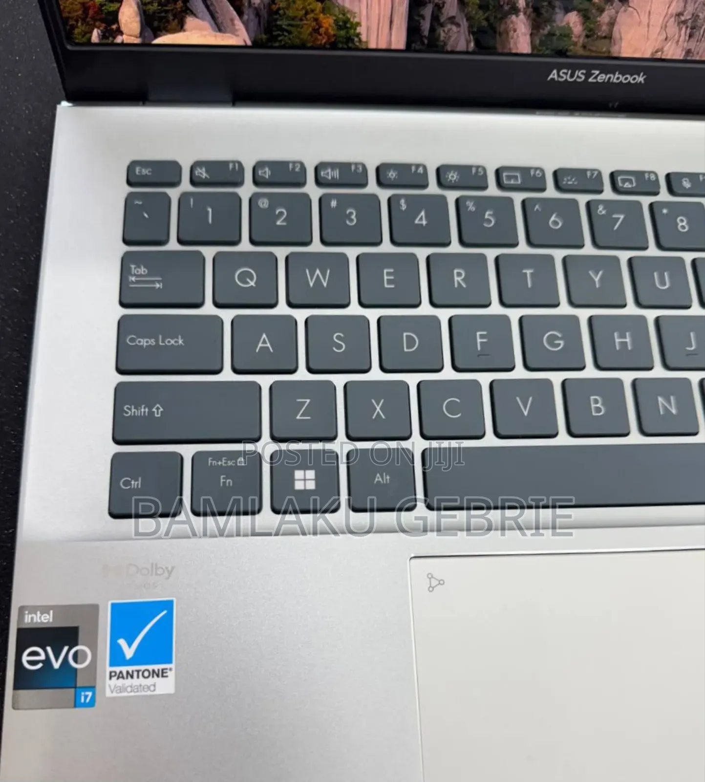 New Laptop Asus ZenBook UX430UA 16GB Intel Core I7 SSD 512GB