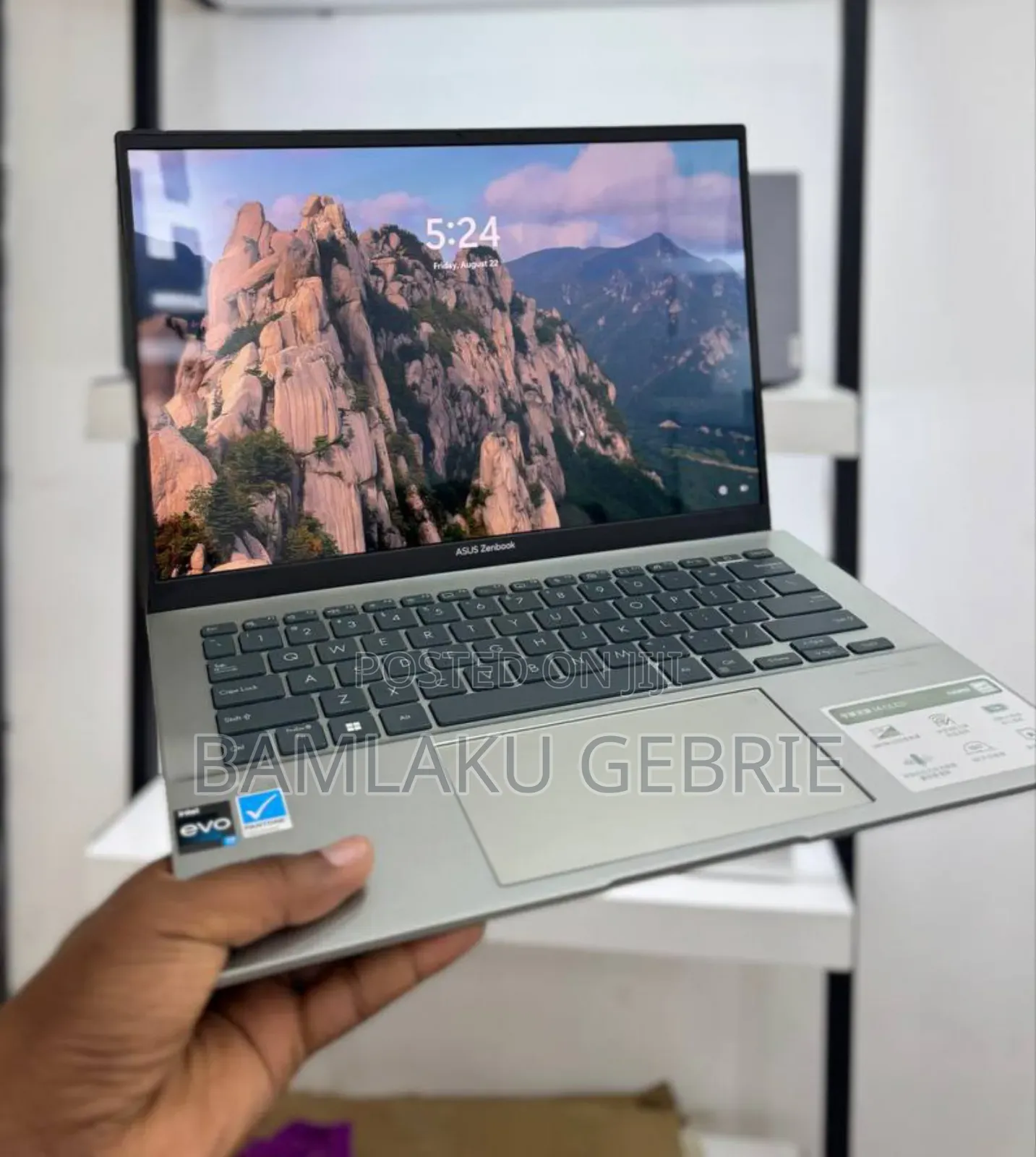 New Laptop Asus ZenBook UX430UA 16GB Intel Core I7 SSD 512GB