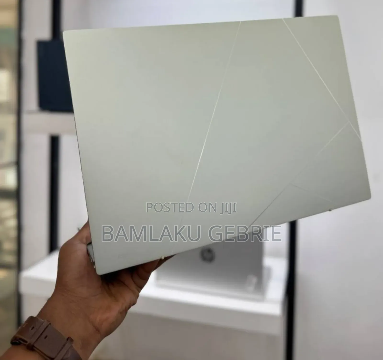 New Laptop Asus ZenBook UX430UA 16GB Intel Core I7 SSD 512GB