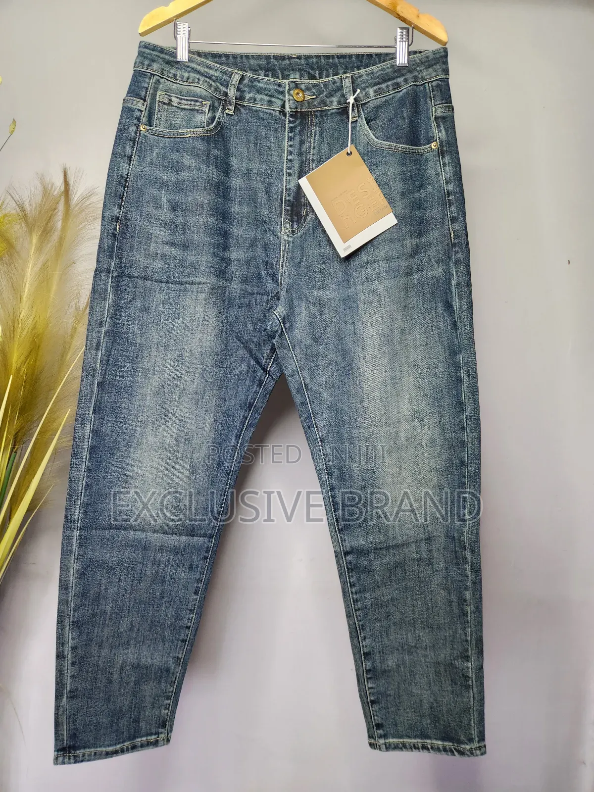 Stone Wash Blue Jeans – Modern Street Look