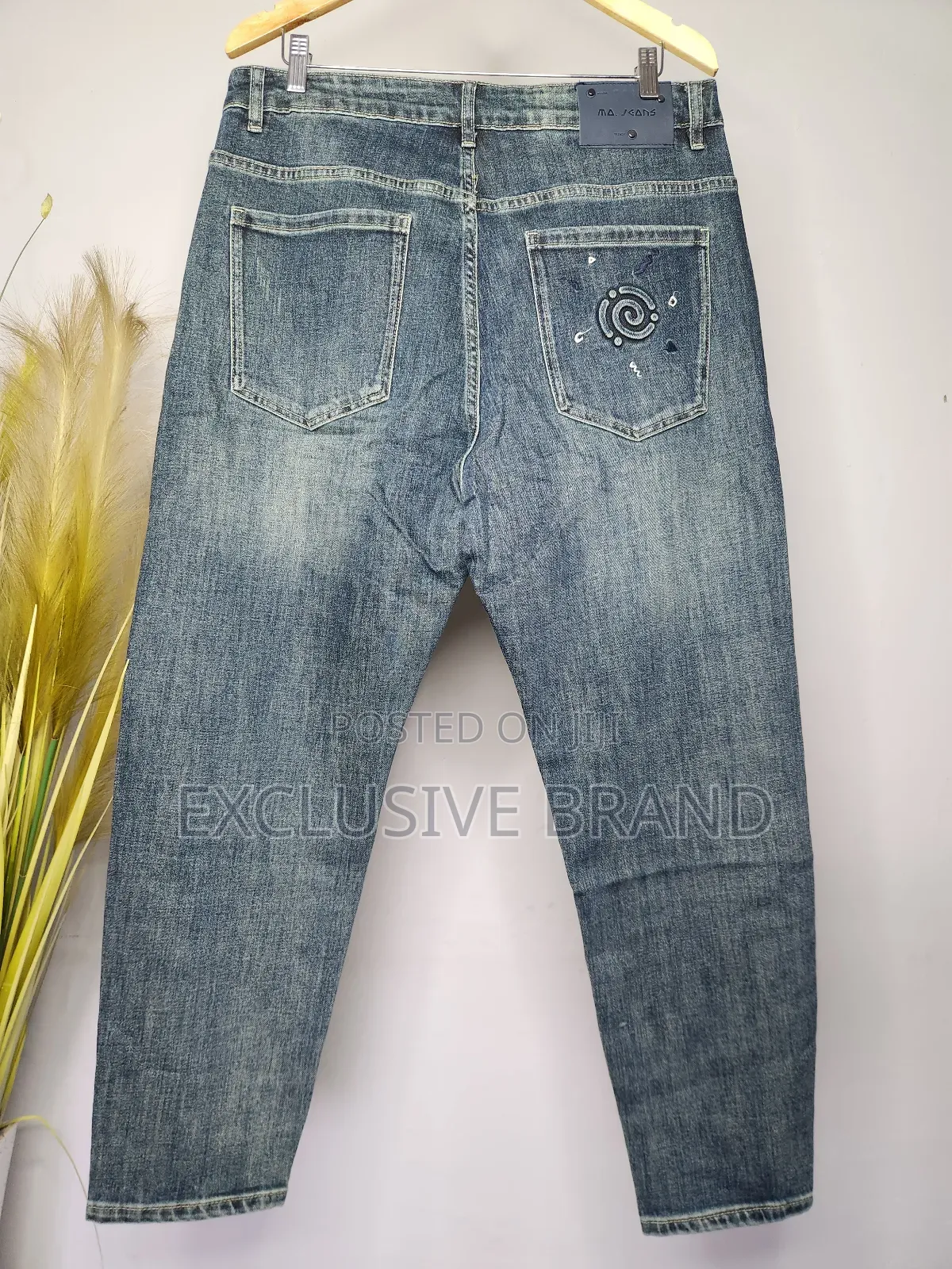 Stone Wash Blue Jeans – Modern Street Look