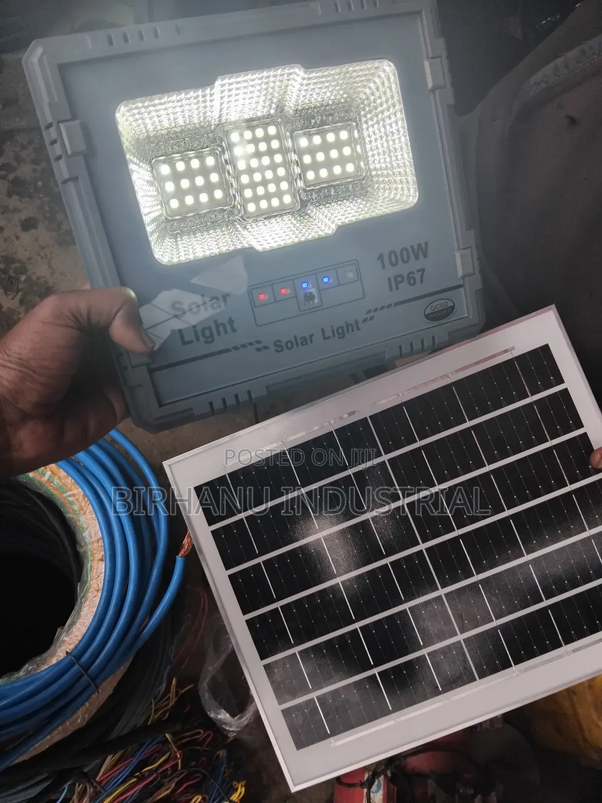 Solar Panel With Battry Pamp and Remote Controls