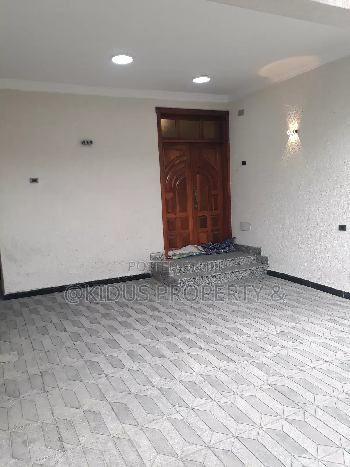 8bdrm House in Around Nasswe, Nifas Silk-Lafto for rent