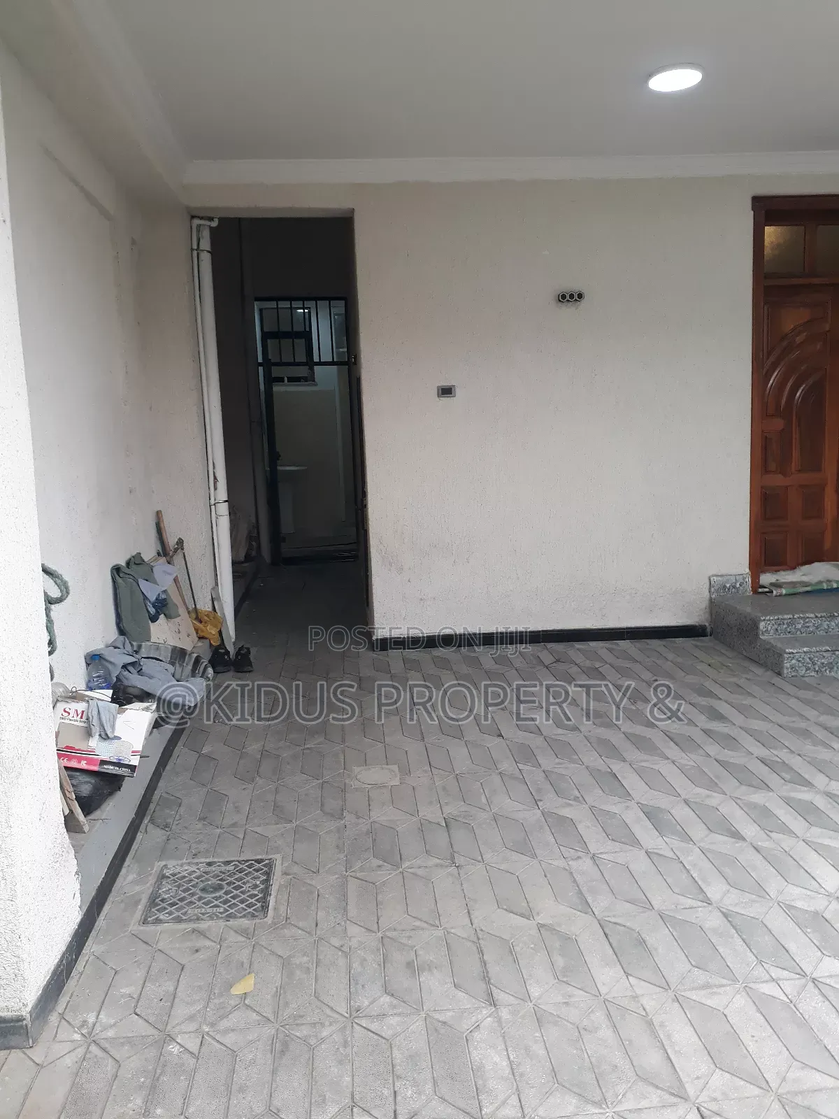8bdrm House in Around Nasswe, Nifas Silk-Lafto for rent