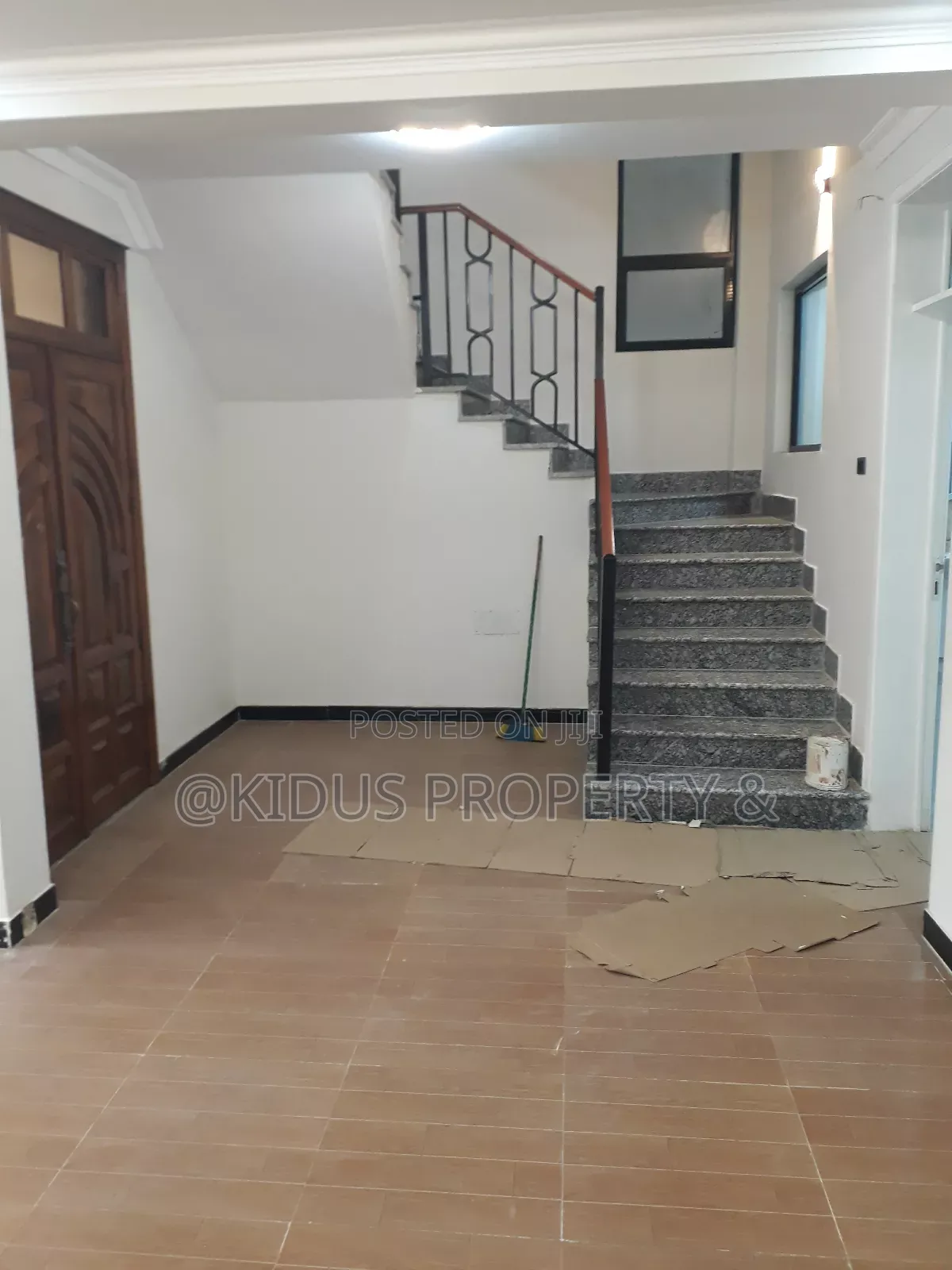 8bdrm House in Around Nasswe, Nifas Silk-Lafto for rent