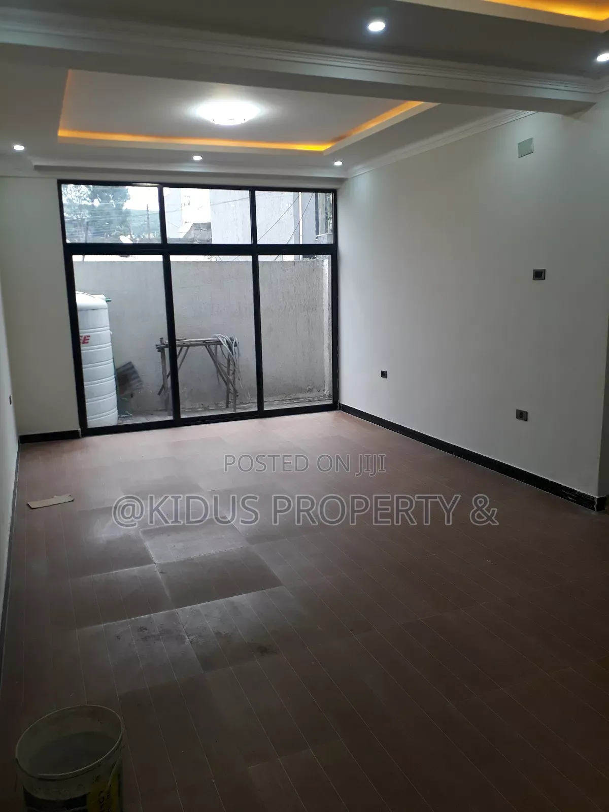 8bdrm House in Around Nasswe, Nifas Silk-Lafto for rent