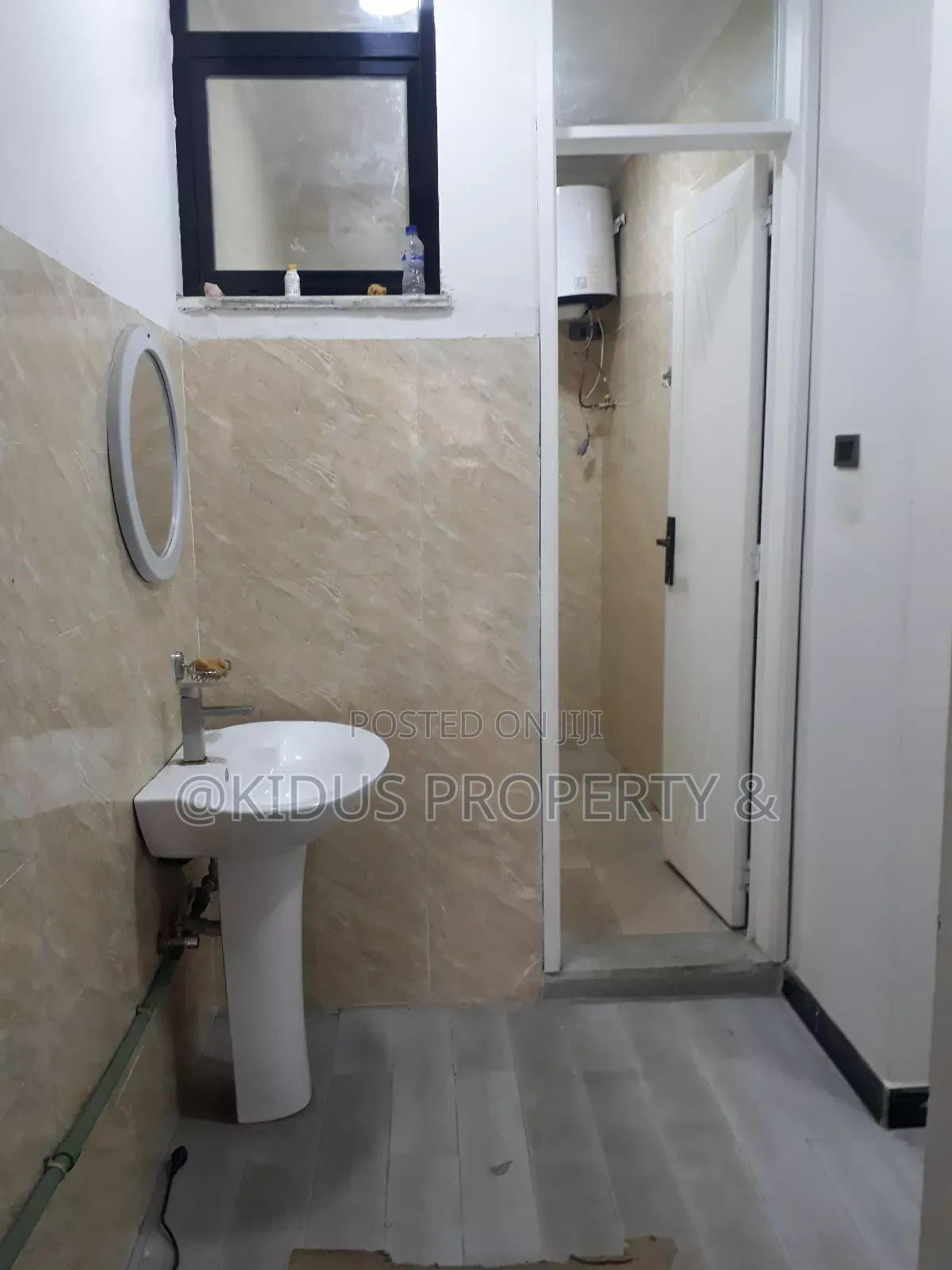 8bdrm House in Around Nasswe, Nifas Silk-Lafto for rent