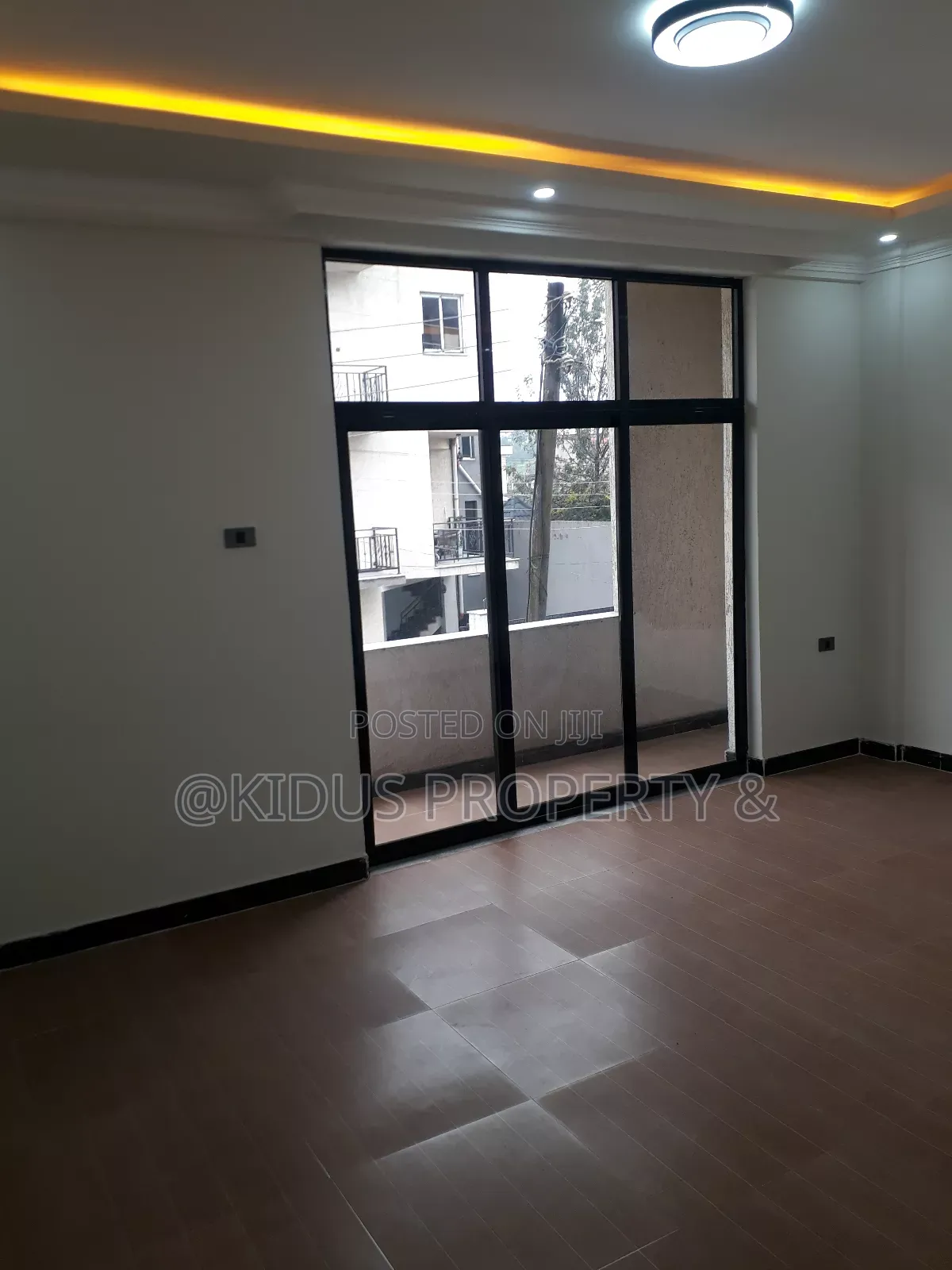 8bdrm House in Around Nasswe, Nifas Silk-Lafto for rent