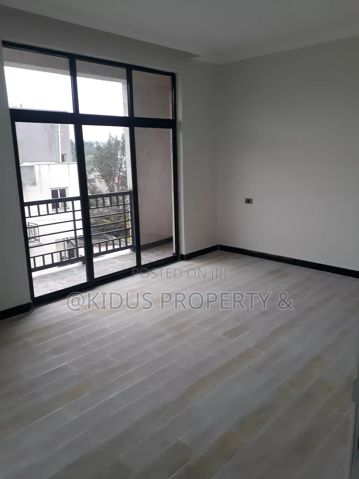 8bdrm House in Around Nasswe, Nifas Silk-Lafto for rent