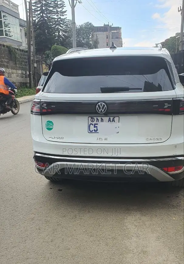 Volkswagen ID.6 2024 White