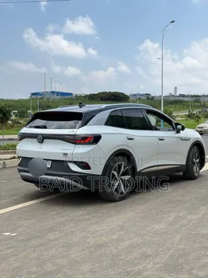 Photo - Volkswagen ID.4 2023 White