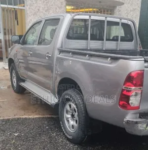 Toyota Hilux 2014 Teal