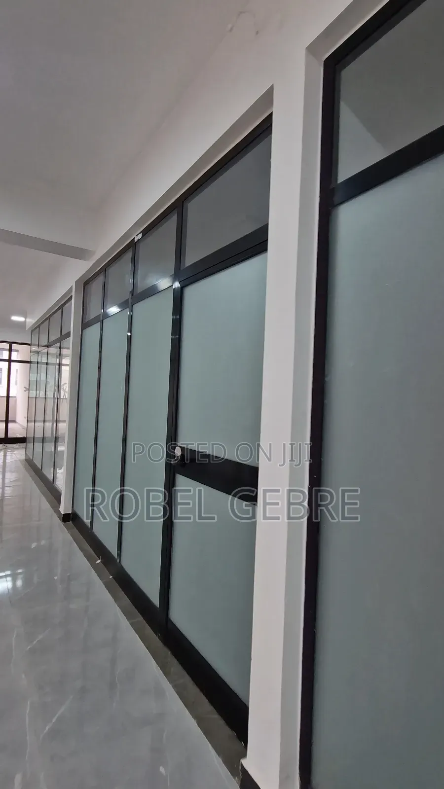 ሙሉ በሙሉ ያለቁ የንግድ ሱቆች