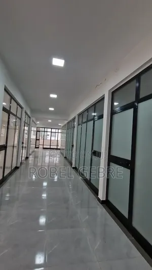 ሙሉ በሙሉ ያለቁ የንግድ ሱቆች