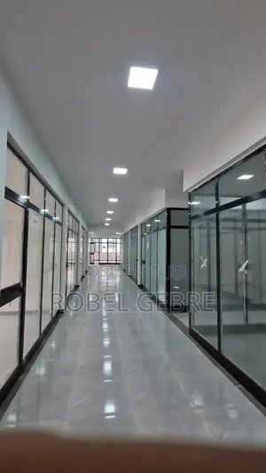 ሙሉ በሙሉ ያለቁ የንግድ ሱቆች