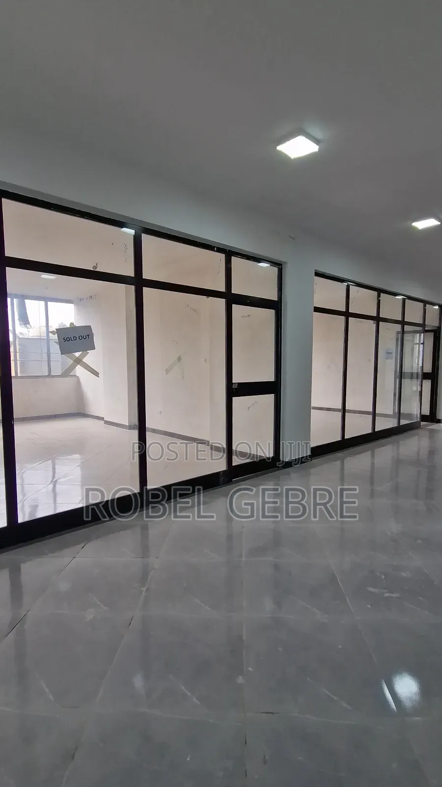 ሙሉ በሙሉ ያለቁ የንግድ ሱቆች