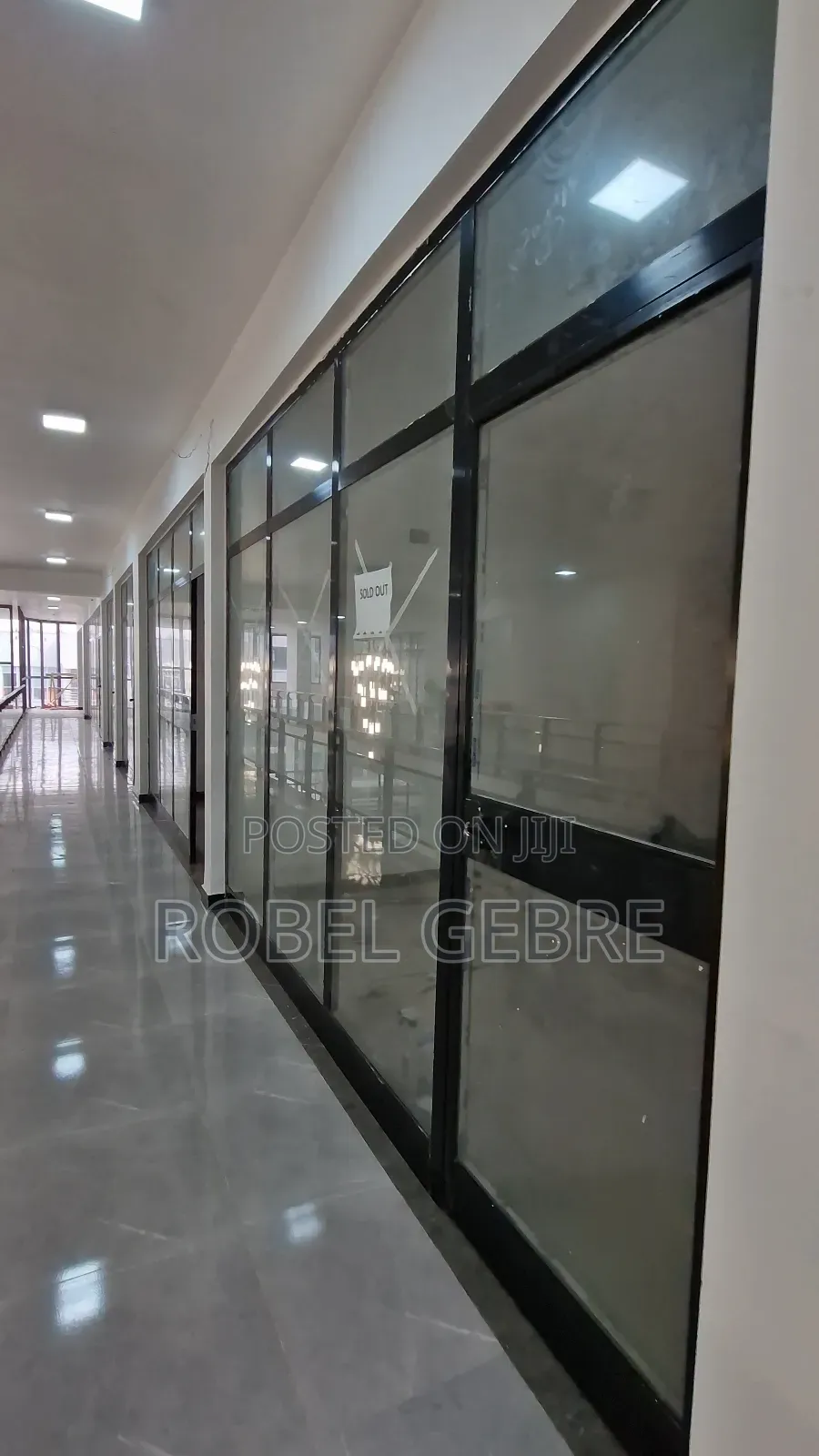 ሙሉ በሙሉ ያለቁ የንግድ ሱቆች