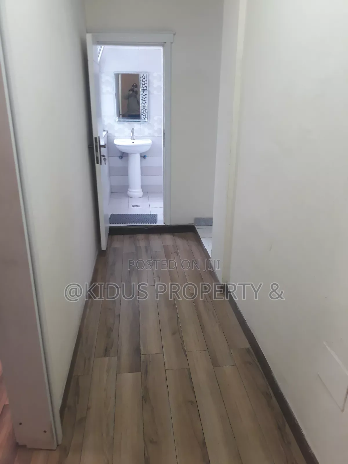 Furnished 1bdrm Apartment in Amigos, Nifas Silk-Lafto for rent