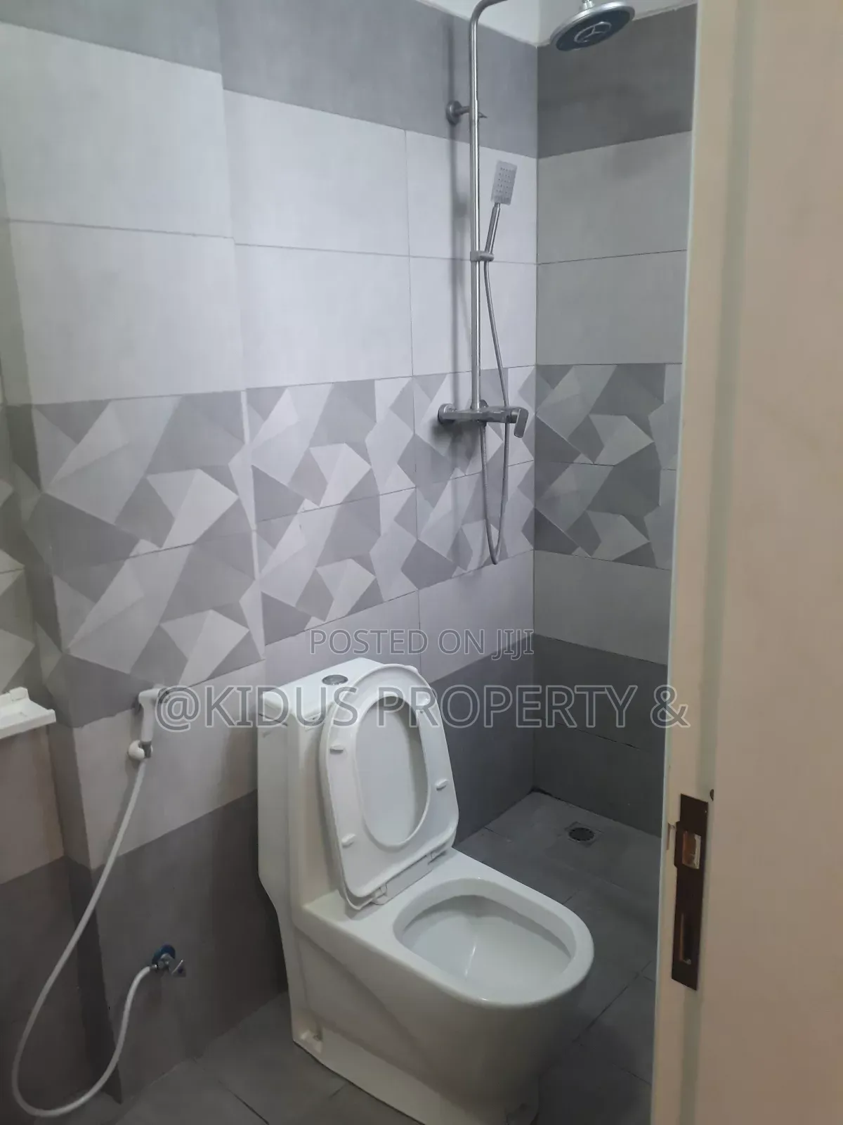 Furnished 1bdrm Apartment in Amigos, Nifas Silk-Lafto for rent