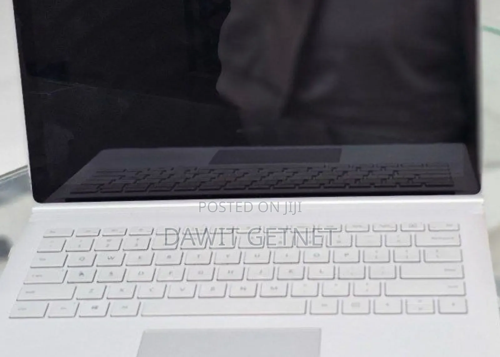 New Laptop Apple MacBook Pro 2019 4GB Intel Core i5 SSD 128GB