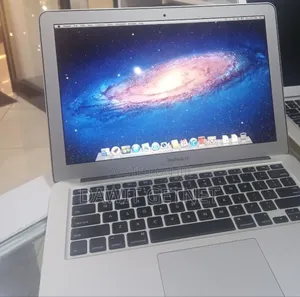 New Laptop Apple MacBook Pro 2019 4GB Intel Core i5 SSD 128GB