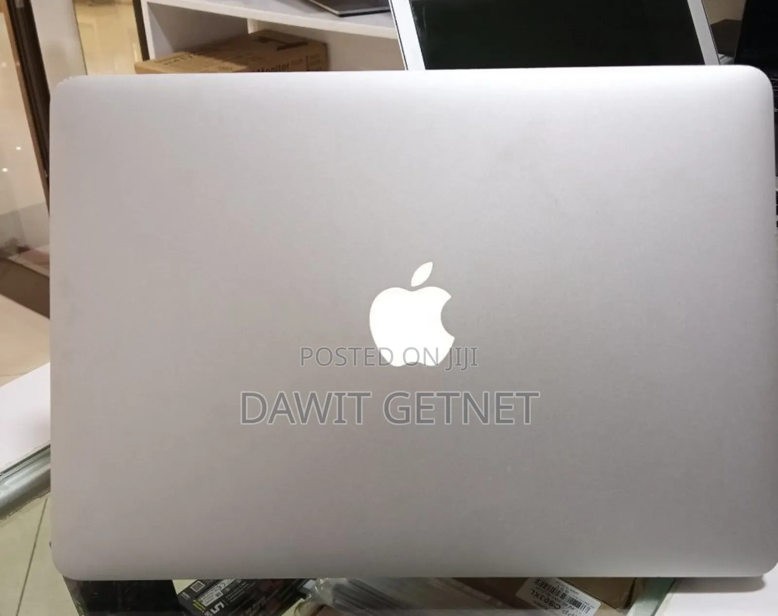 New Laptop Apple MacBook Pro 2019 4GB Intel Core i5 SSD 128GB