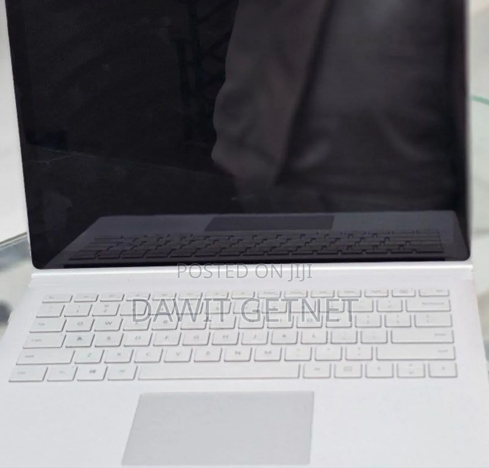 New Laptop Apple MacBook Pro 2019 4GB Intel Core i5 SSD 128GB