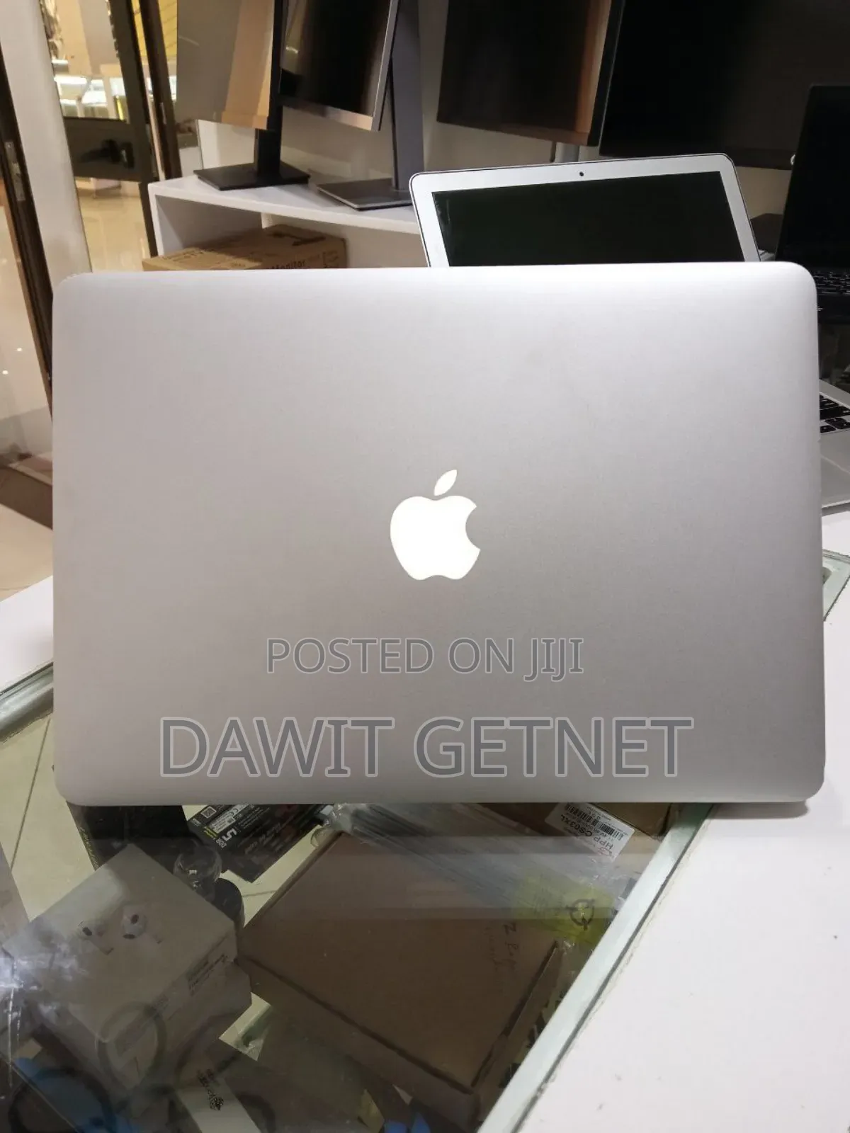 New Laptop Apple MacBook Pro 2019 4GB Intel Core i5 SSD 128GB