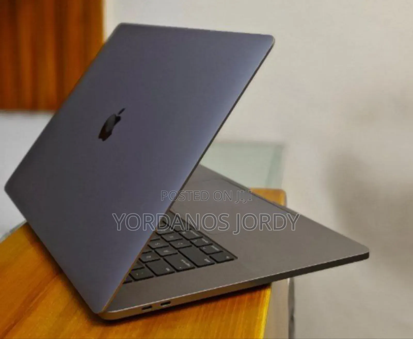 New Laptop Apple MacBook Pro 2019 32GB Intel Core I9 SSD 512GB