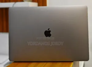 New Laptop Apple MacBook Pro 2019 32GB Intel Core I9 SSD 512GB