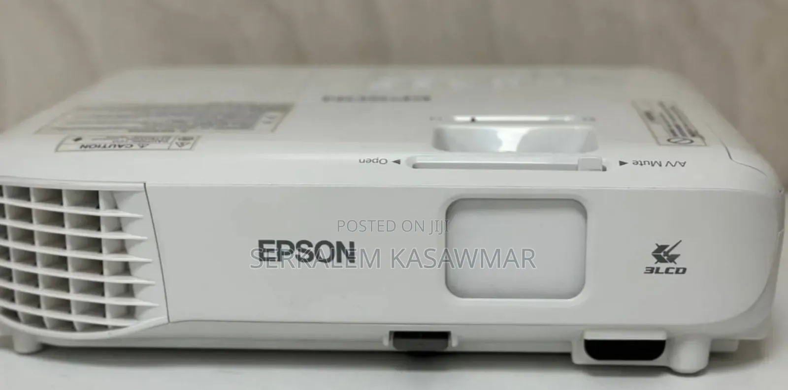 1epson Eb- S05 Projector
Display Type :3lcd
Colour Light Output: 32