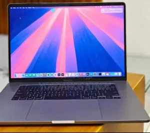 Photo - New Laptop Apple MacBook Pro 2019 16GB Intel Core i7 SSD 512GB