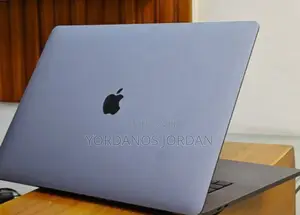 New Laptop Apple MacBook Pro 2019 16GB Intel Core i7 SSD 512GB