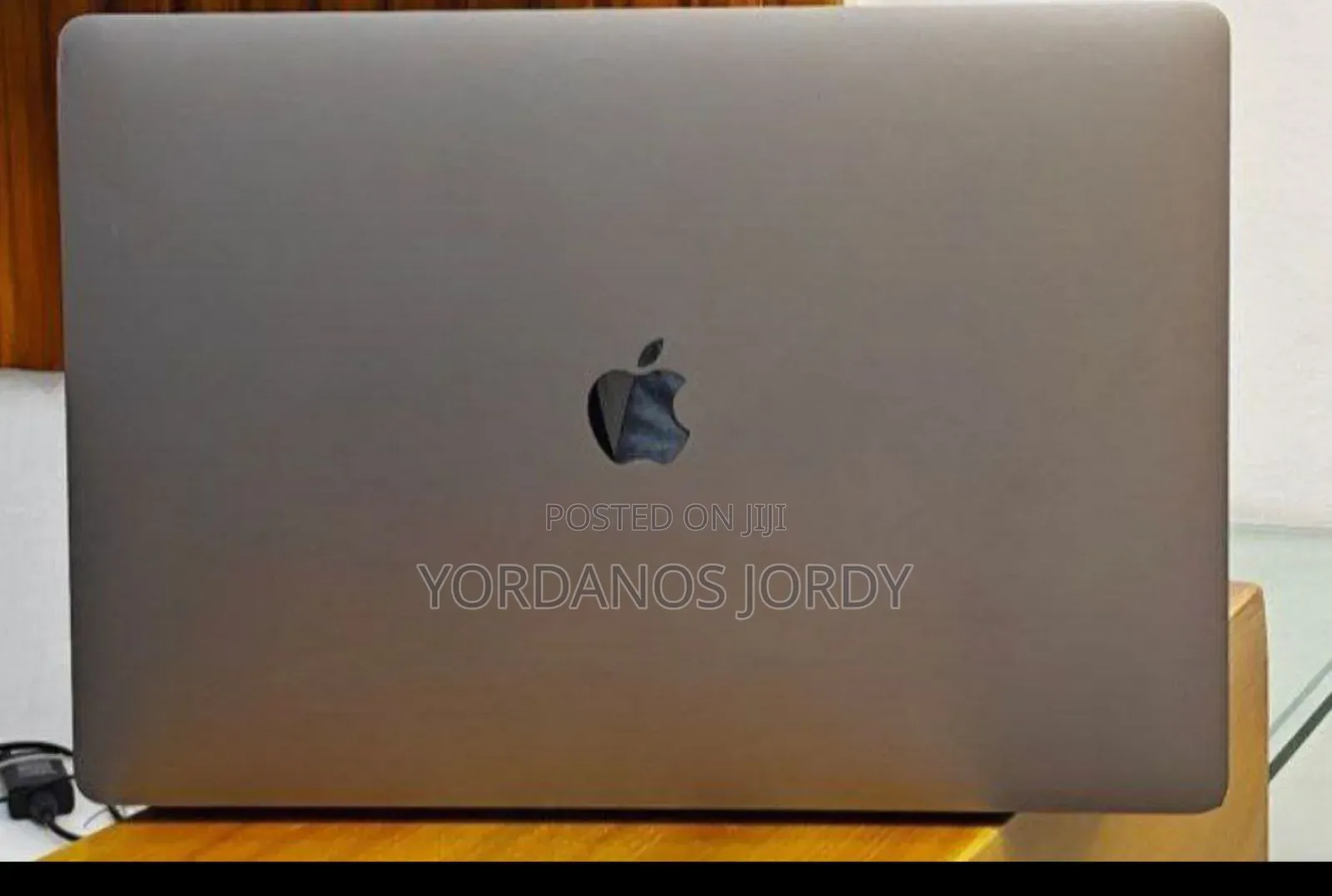 New Laptop Apple MacBook Pro 2019 16GB Intel Core i7 SSD 512GB