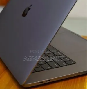 Photo - New Laptop Apple MacBook Pro 2019 32GB Intel Core I9 SSD 512GB