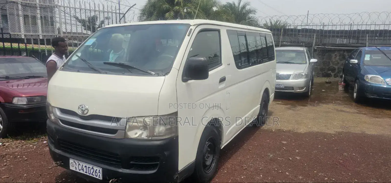 Toyota HiAce 2010 White