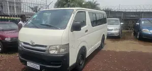 Toyota HiAce 2010 White