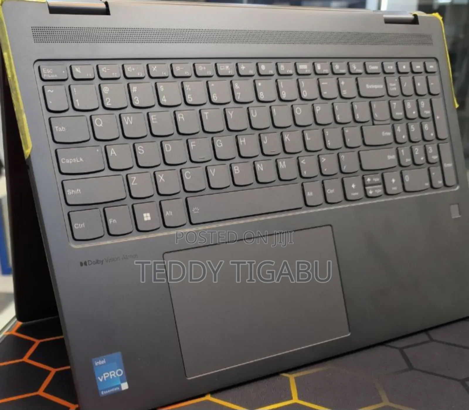 New Laptop Lenovo Yoga 7i 16GB Intel Core I7 SSD 1T