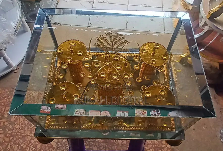 Golden Flower Decorated Glass Rekebot | ወርቃማ አበባ ቅርፅመ ስታወት ረከቦት