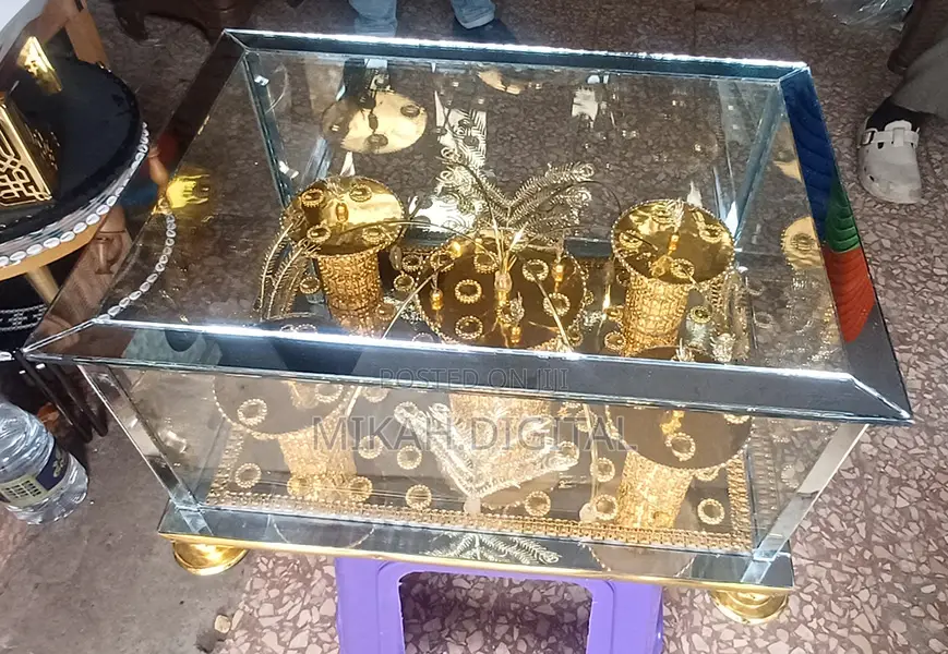 Golden Flower Decorated Glass Rekebot | ወርቃማ አበባ ቅርፅመ ስታወት ረከቦት