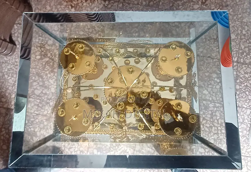 Golden Flower Decorated Glass Rekebot | ወርቃማ አበባ ቅርፅመ ስታወት ረከቦት
