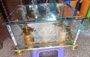 Golden Flower Decorated Glass Rekebot | ወርቃማ አበባ ቅርፅመ ስታወት ረከቦት