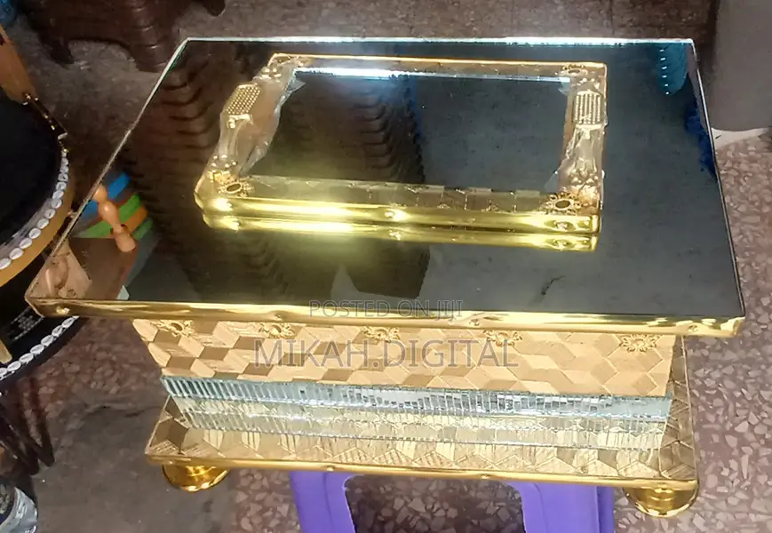 Golden Rectangular Glass Top Rekebot | ወርቃማ ባለመስታወት ረከቦት