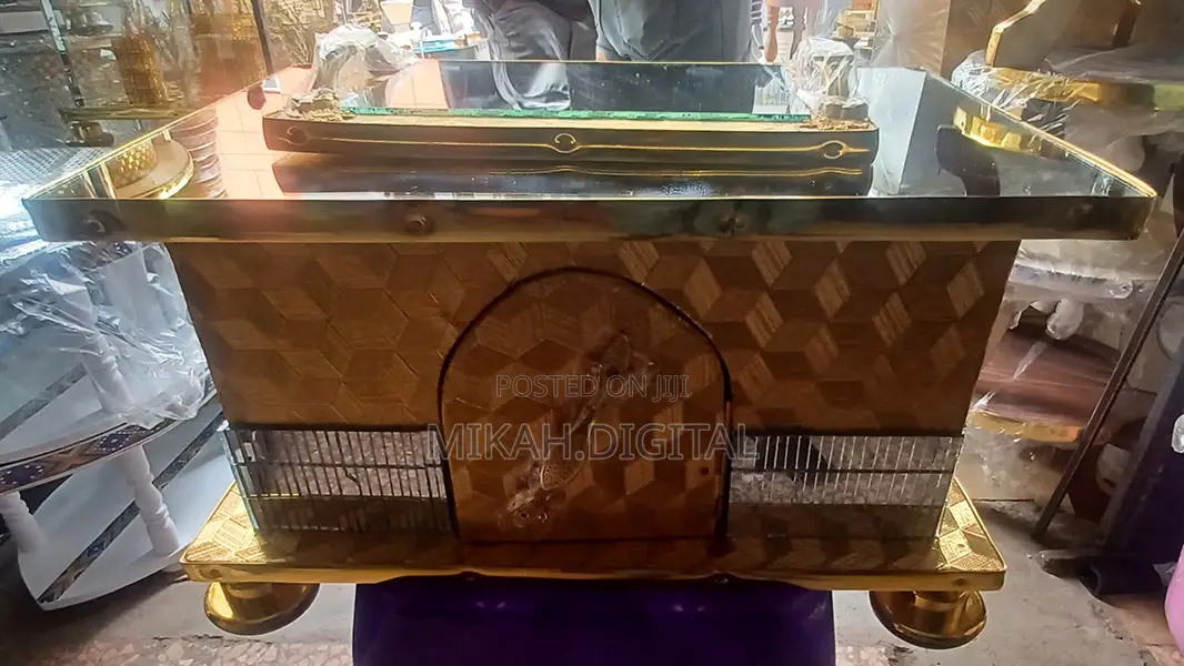 Golden Rectangular Glass Top Rekebot | ወርቃማ ባለመስታወት ረከቦት