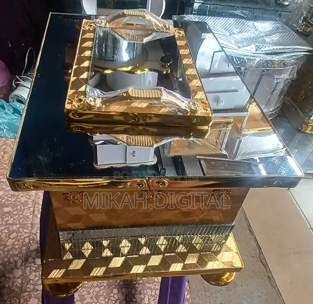 Golden Rectangular Glass Top Rekebot | ወርቃማ ባለመስታወት ረከቦት