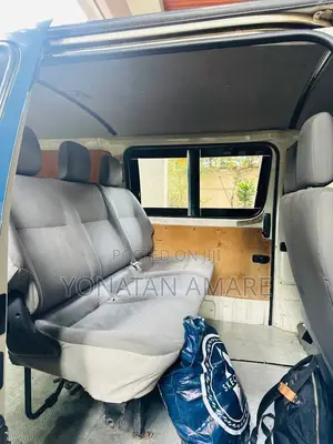 Toyota HiAce 2011 Blue