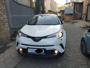 Photo - Toyota C-HR 2020 White